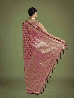pink silk blend banarasi jacuard work saree with unstitched blouse piece 3