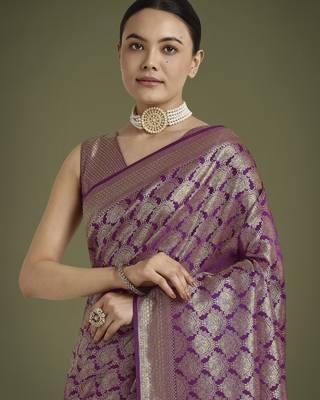 wine silk blend banarasi jacuard work saree with unstitched blouse piece 4