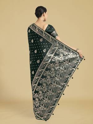 green silk blend banarasi jacuard work saree with unstitched blouse piece 3