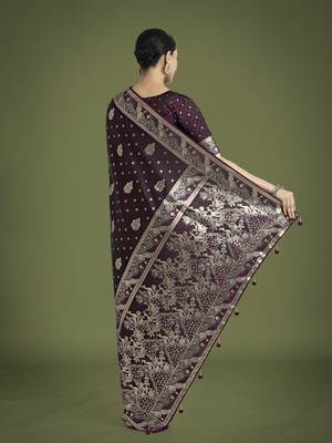 wine silk blend banarasi jacuard work saree with unstitched blouse piece 3