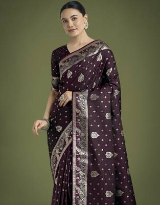 wine silk blend banarasi jacuard work saree with unstitched blouse piece 4