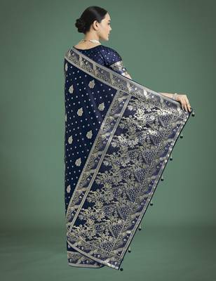 blue silk blend banarasi jacuard work saree with unstitched blouse piece 3