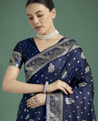 blue silk blend banarasi jacuard work saree with unstitched blouse piece 4