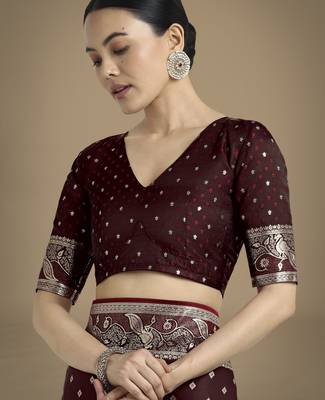 maroon silk blend banarasi jacuard work saree with unstitched blouse piece 5