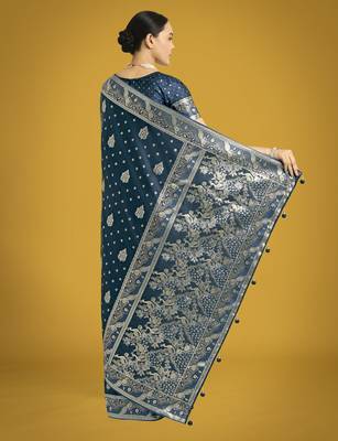rama silk blend banarasi jacuard work saree with unstitched blouse piece 3