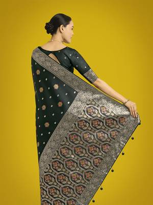 green silk blend banarasi jacuard work saree with unstitched blouse piece 3