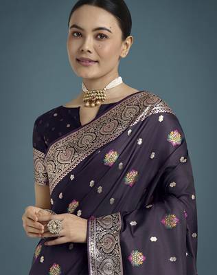 plum silk blend banarasi jacuard work saree with unstitched blouse piece 4
