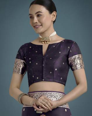 plum silk blend banarasi jacuard work saree with unstitched blouse piece 5