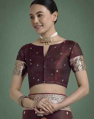 maroon silk blend banarasi jacuard work saree with unstitched blouse piece 5