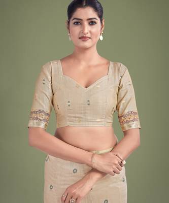 off white red silk blend banarasi jacuard work saree with unstitched blouse piece 5