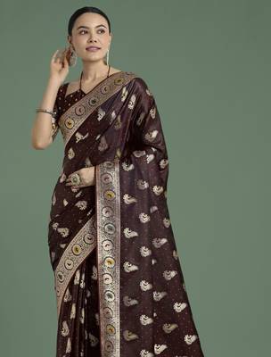 maroon silk blend banarasi jacuard work saree with unstitched blouse piece 4