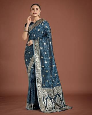 rama silk blend banarasi jacuard work saree with unstitched blouse piece 2