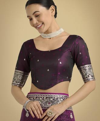 wine silk blend banarasi jacuard work saree with unstitched blouse piece 5