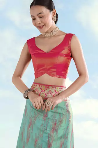 rama silk blend banarasi jacuard work saree with unstitched blouse piece