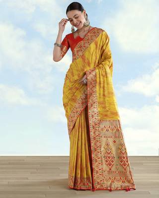 yellow silk blend banarasi jacuard work saree with unstitched blouse piece 2