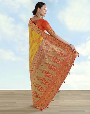 yellow silk blend banarasi jacuard work saree with unstitched blouse piece 3