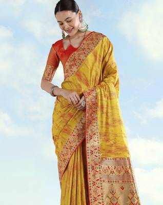 yellow silk blend banarasi jacuard work saree with unstitched blouse piece 4