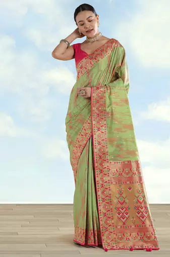 pista silk blend banarasi jacuard work saree with unstitched blouse piece