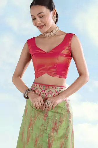 pista silk blend banarasi jacuard work saree with unstitched blouse piece
