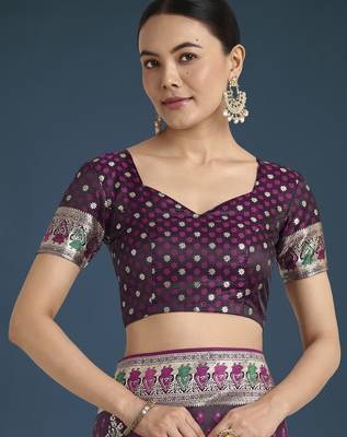 wine silk blend banarasi jacuard work saree with unstitched blouse piece 5