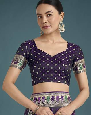 plum silk blend banarasi jacuard work saree with unstitched blouse piece 5