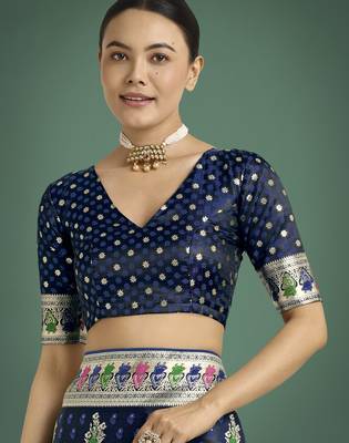 blue silk blend banarasi jacuard work saree with unstitched blouse piece 5
