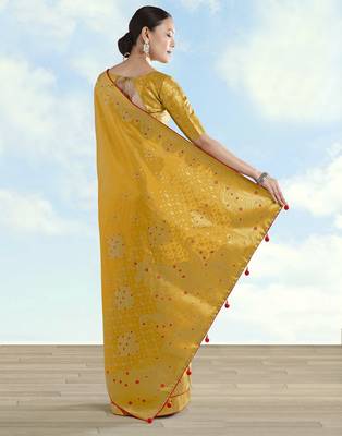 yellow silk blend banarasi jacuard work saree with unstitched blouse piece 3
