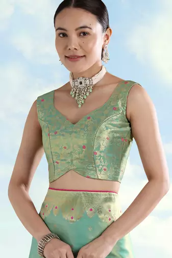 rama silk blend banarasi jacuard work saree with unstitched blouse piece