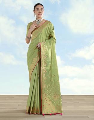 pista silk blend banarasi jacuard work saree with unstitched blouse piece 1