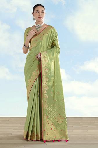 pista silk blend banarasi jacuard work saree with unstitched blouse piece