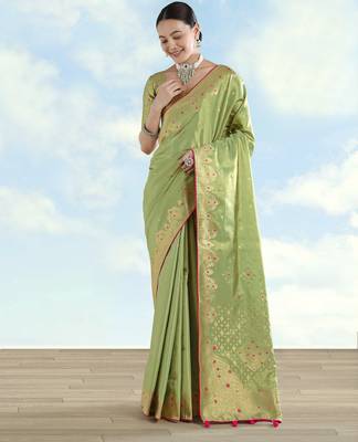 pista silk blend banarasi jacuard work saree with unstitched blouse piece 2