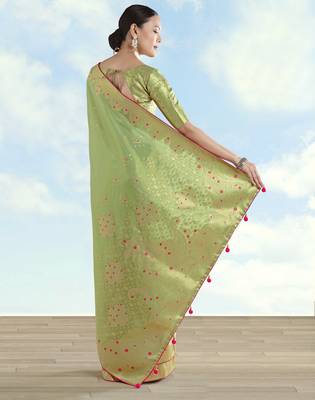 pista silk blend banarasi jacuard work saree with unstitched blouse piece 3