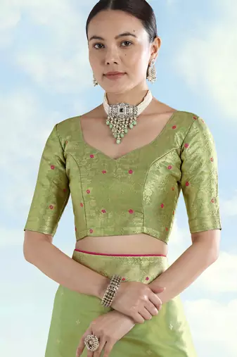 pista silk blend banarasi jacuard work saree with unstitched blouse piece