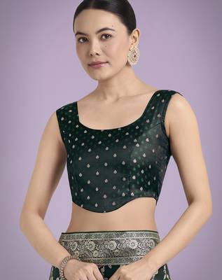 green silk blend banarasi jacuard work saree with unstitched blouse piece 5