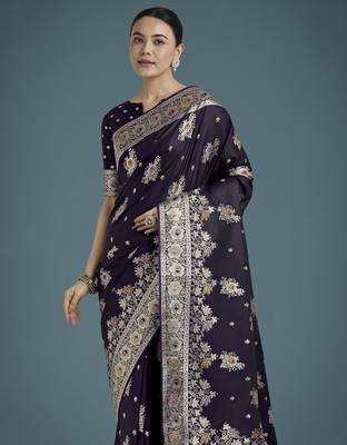 plum silk blend banarasi jacuard work saree with unstitched blouse piece 4