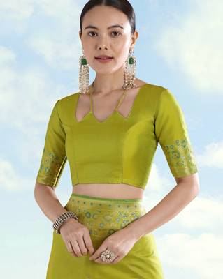 Parrot green banarasi silk blend jacuard work saree with unstitched blouse piece 5