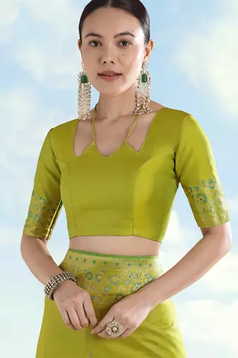Parrot green banarasi silk blend jacuard work saree with unstitched blouse piece