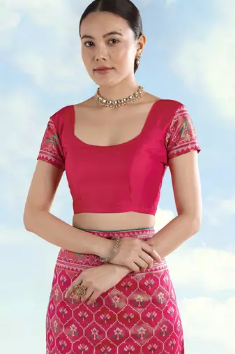 Pink banarasi silk blend jacuard work saree with unstitched blouse piece