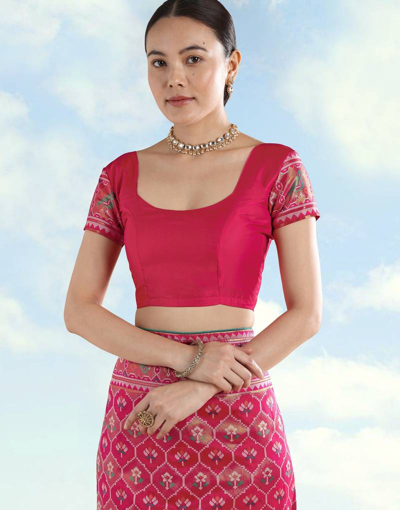Pink banarasi silk blend jacuard work saree with unstitched blouse piece
