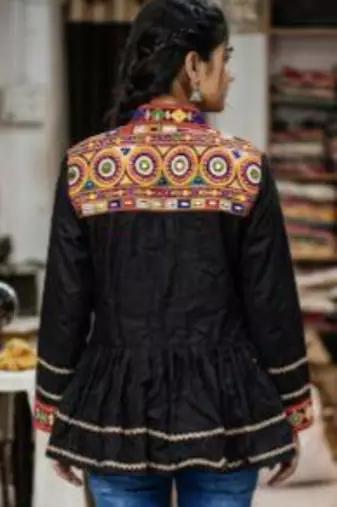 Black embroidered rayon round-neck jacket