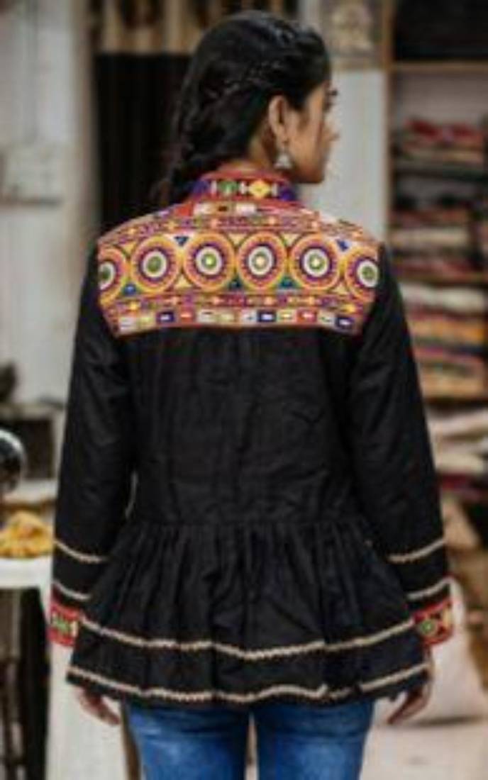 Black embroidered rayon round-neck jacket