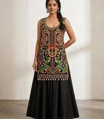 Black embroidered cotton round-neck blouse