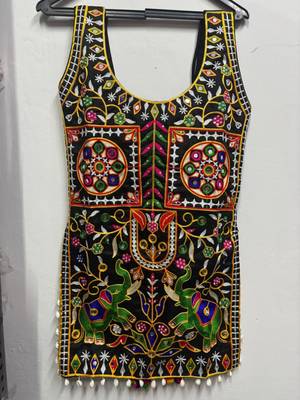 Black embroidered cotton round-neck blouse 2