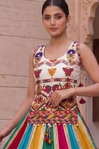 Multicolor embroidered cotton round-neck blouse