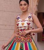 Multicolor embroidered cotton round-neck blouse