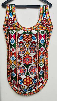 Multicolor embroidered cotton round-neck blouse 2