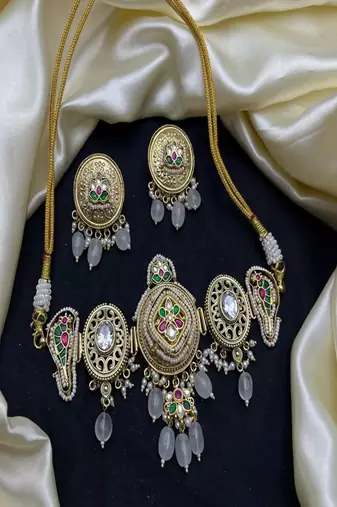 Royal Kundan Choker Necklace Set – Gold Bridal Jewelry with Pearl, Green Pink Stones