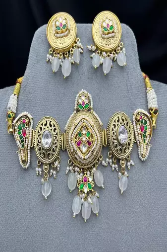 Royal Kundan Choker Necklace Set – Gold Bridal Jewelry with Pearl, Green Pink Stones