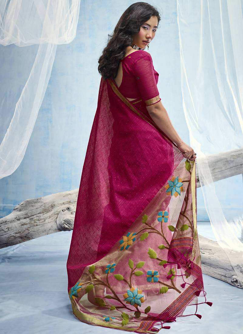 Ruby red munga silk blend handloom saree & contrast weaving border with tissue pallu