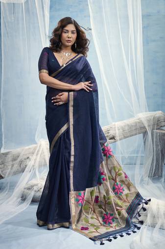 Navy blue munga silk blend handloom saree & contrast weaving border with tissue pallu